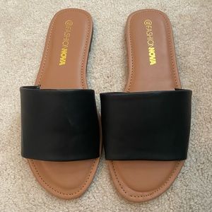 Fashion nova slide sandals